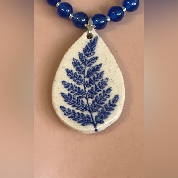20-1/2 inch Ceramic Fern Frond Pendant necklace NWOT - Picture 11 of 12